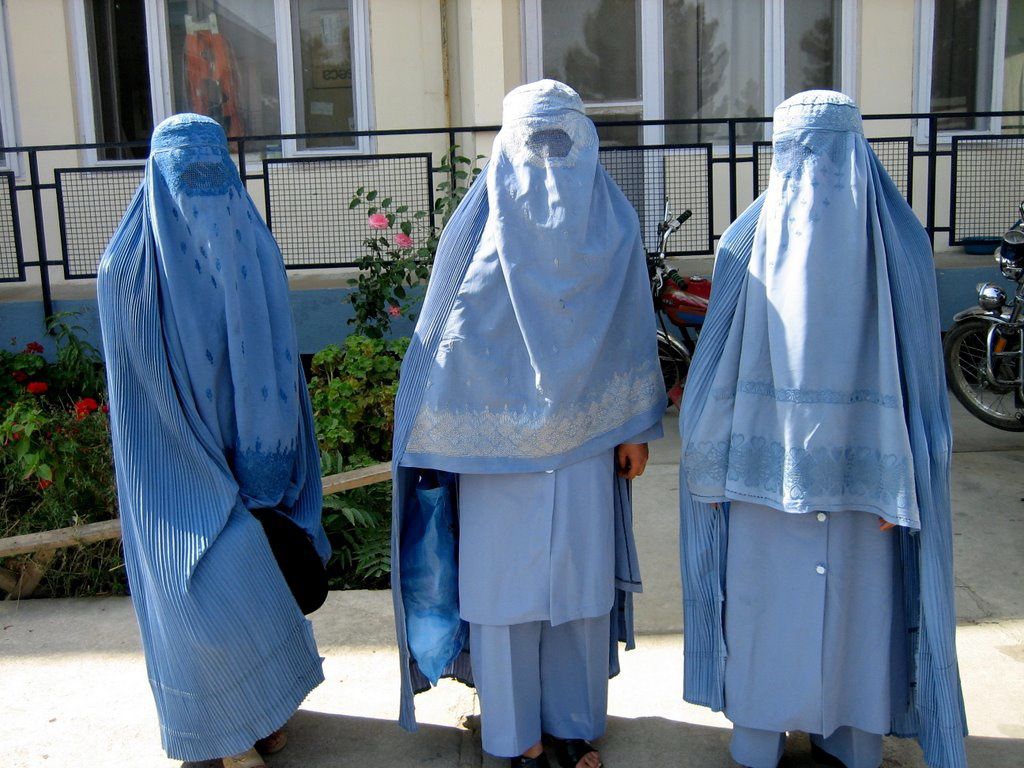 [صورة: c-1-3-burqa-Co-AFP-e.jpg]