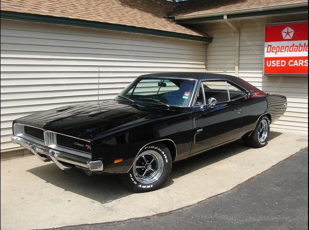 http://a35.idata.over-blog.com/630x470-000000/3/23/25/51/Constructeurs-americains--2/1969-DODGE-CHARGER-1.jpg